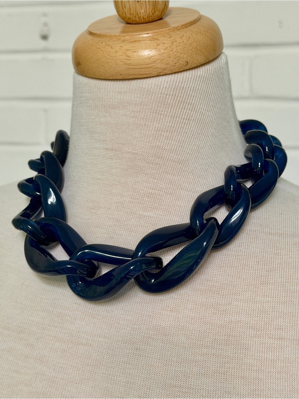 Bold J.Crew statement necklace featuring oversized glossy chain links in a rich,